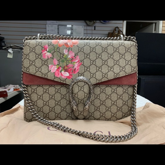 Gucci Handbags - Gucci Dionysus Supreme GG Blooms Shoulder Bag